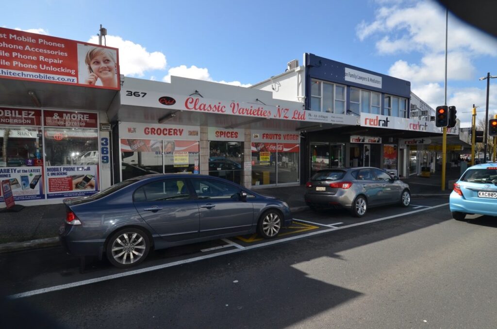 Henderson retail shop for lease - commercial property wst Auckland -