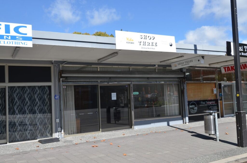 retail shop for rent - commercial property west Auckland - Henderson